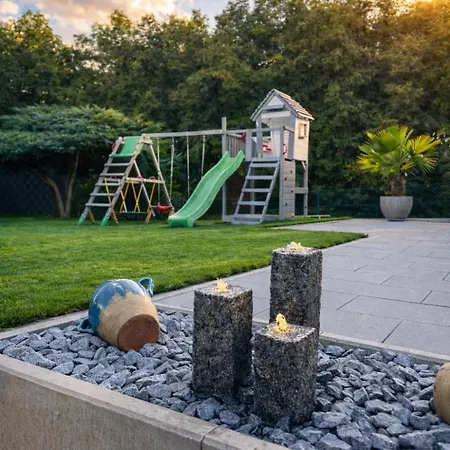 Feriehus Familienfreundliche Mit Garten & Spielplatz Nahe Nuernberg Playmobil Funpark
